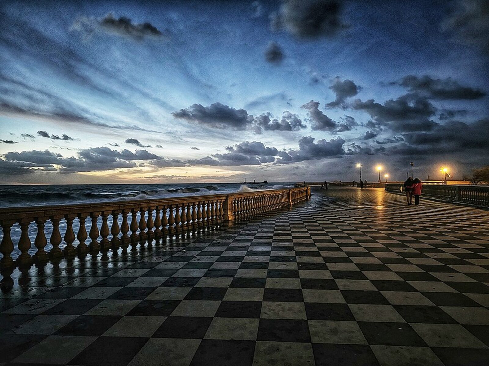 Terrazza Mascagni al tramonto, Livorno